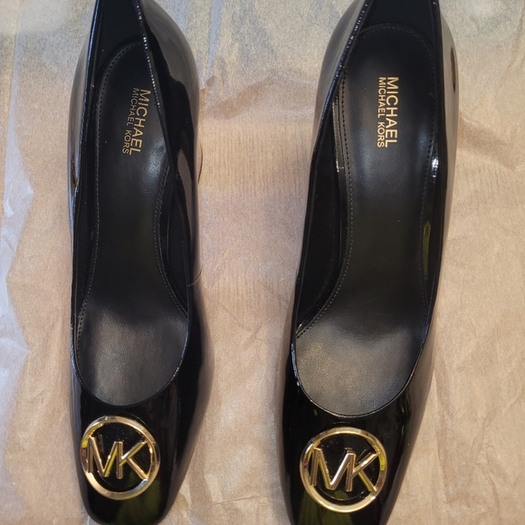 Ladies Michel kors heels - Picture 8 of 8